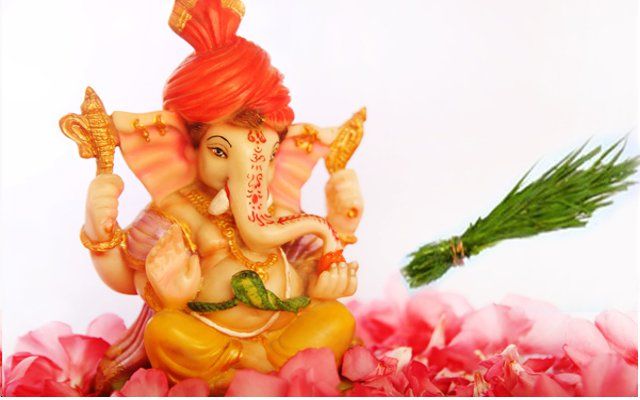 क्यों गणेश जी को दूर्वा चढ़ाई जाती है - इसके पीछे की पौराणिक कथा ganesh-durva se kyo prasann hote hai